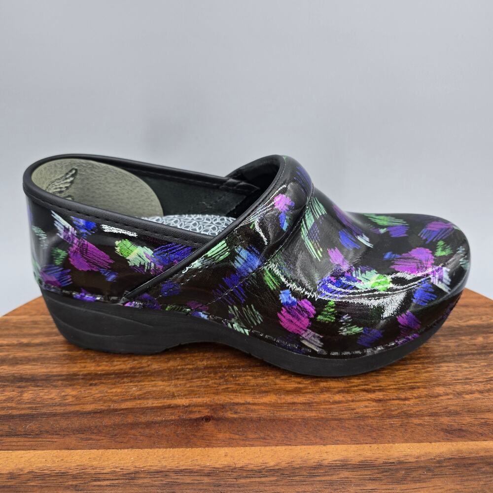 Dansko XP 2.0 Clogs Womens 6 Patent Leather Slip Resistant Professional Shoes